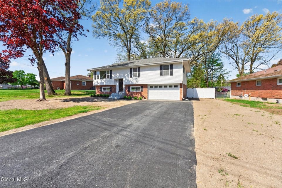24 James Drive, Colonie, NY 12211, photo 2