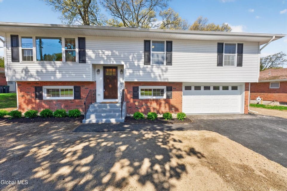 24 James Drive, Colonie, NY 12211, photo 1