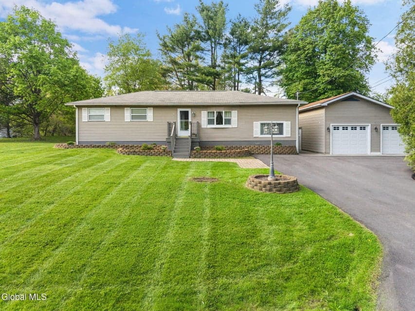 36 Fruitwood Drive, Ballston, NY