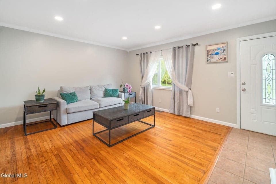 36 Fruitwood Drive, Ballston, NY, photo 4
