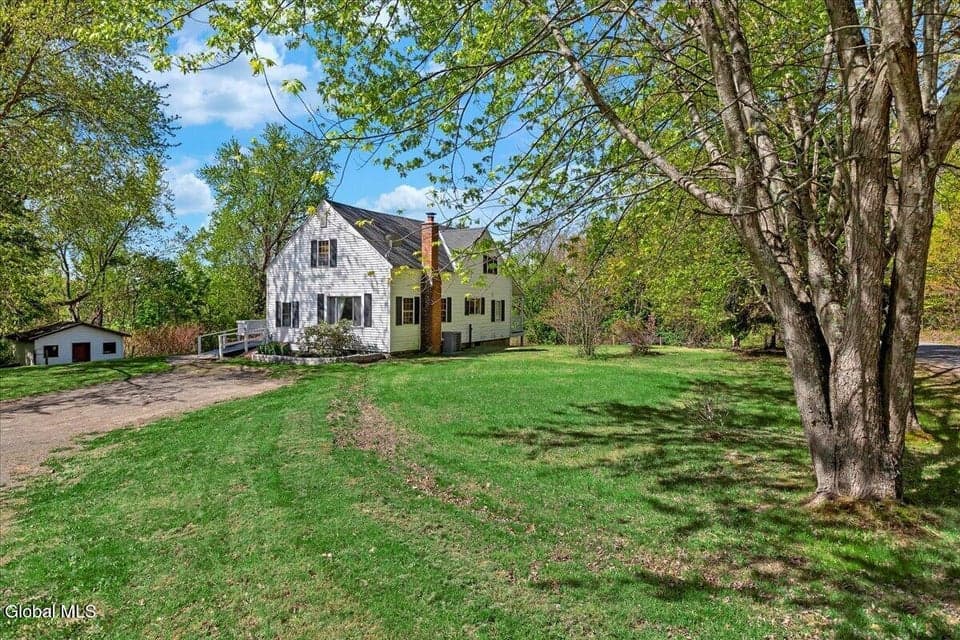 573 Church Street, North Greenbush, NY 12198, photo 4