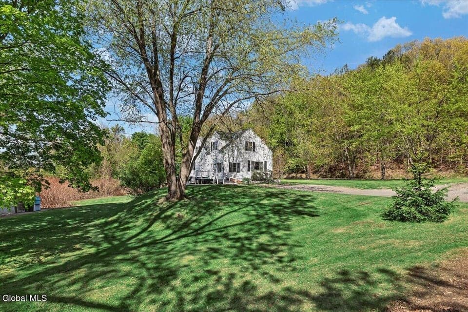 573 Church Street, North Greenbush, NY 12198, photo 3