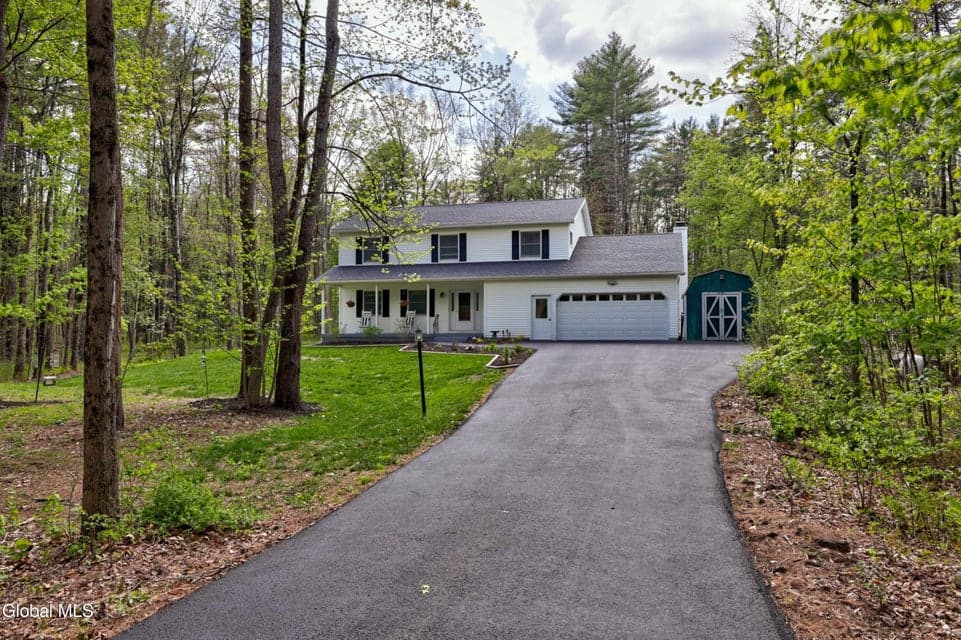 6 Pinebrook Drive, Milton, NY 12020