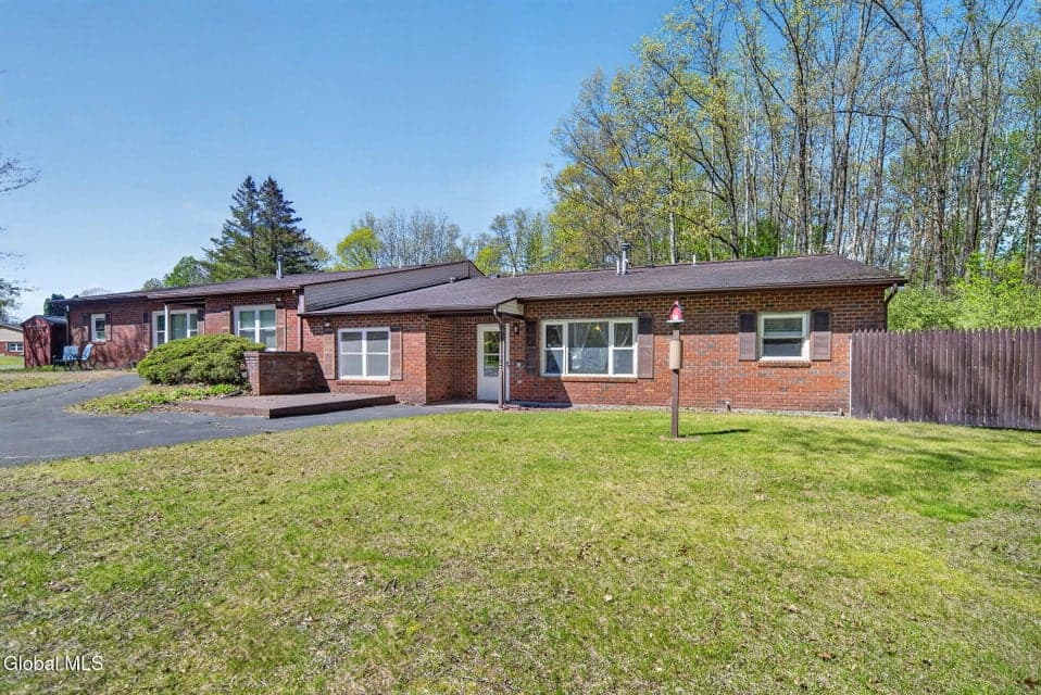 6B Deer Creek, Clifton Park, NY 12065, photo 2
