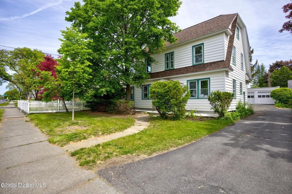 979 Washington Avenue, Albany, NY, photo 1