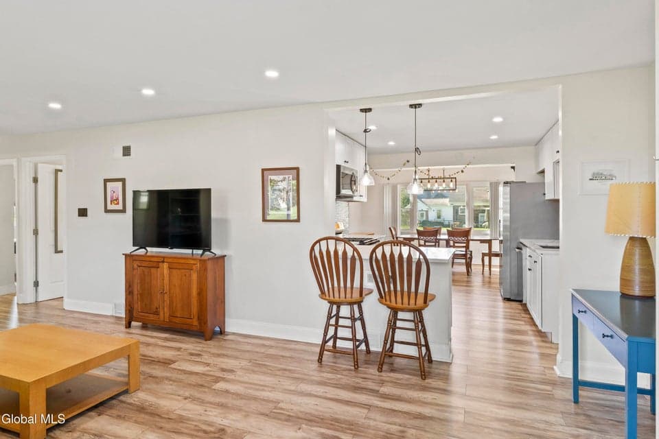 14 Marie Parkway, Colonie, NY 12211, photo 3