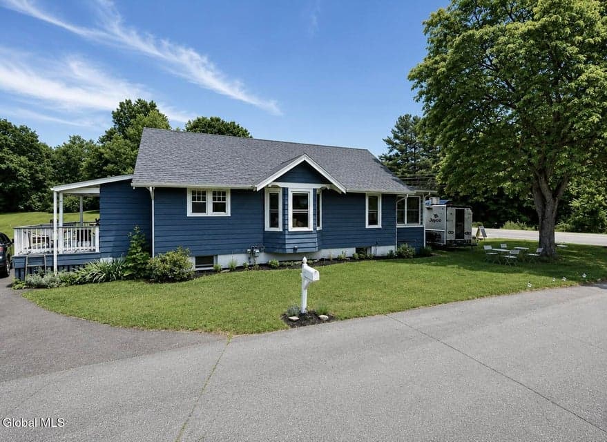 26 Springbrook Road, Brunswick, NY