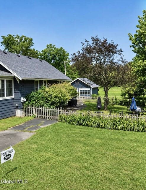 26 Springbrook Road, Brunswick, NY, photo 2
