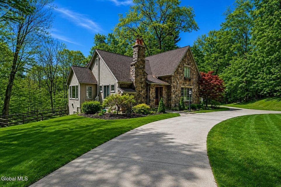 100 Southard Road, Saratoga Springs, NY 12866, photo 3