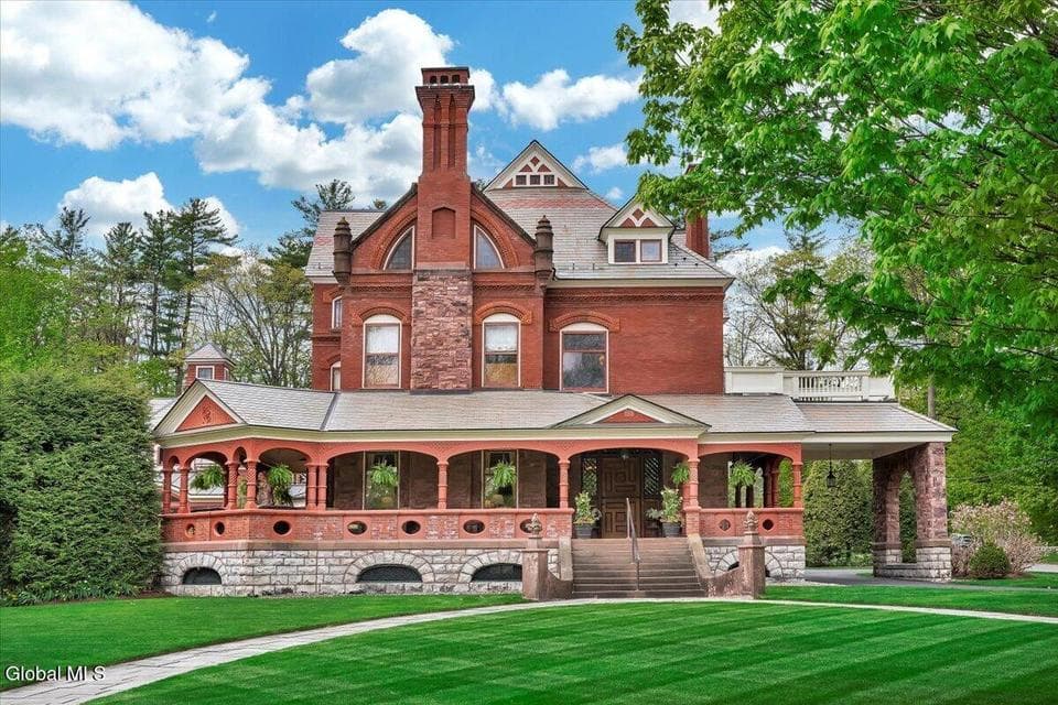 795 N Broadway, Saratoga Springs, NY, photo 2