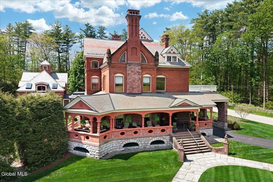 795 N Broadway, Saratoga Springs, NY, photo 3