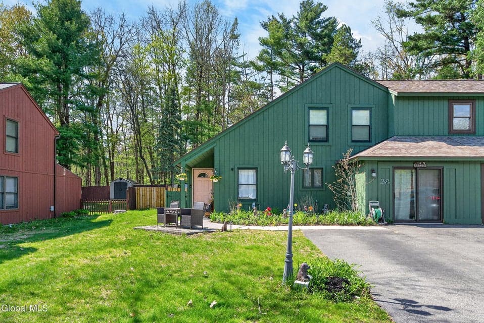 28 Thimbleberry Road, Malta, NY 12020, photo 1
