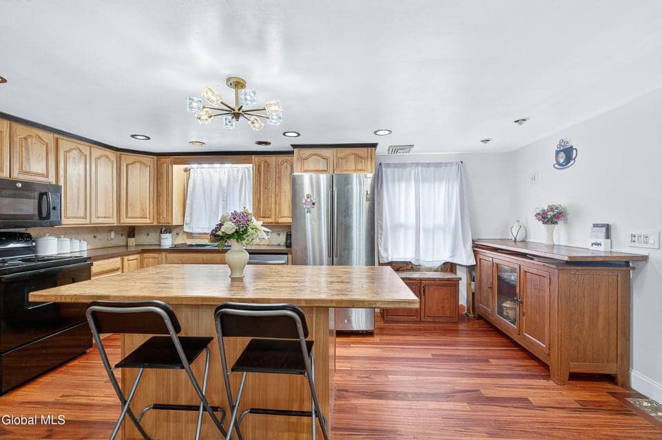 28 Thimbleberry Road, Malta, NY 12020, photo 5