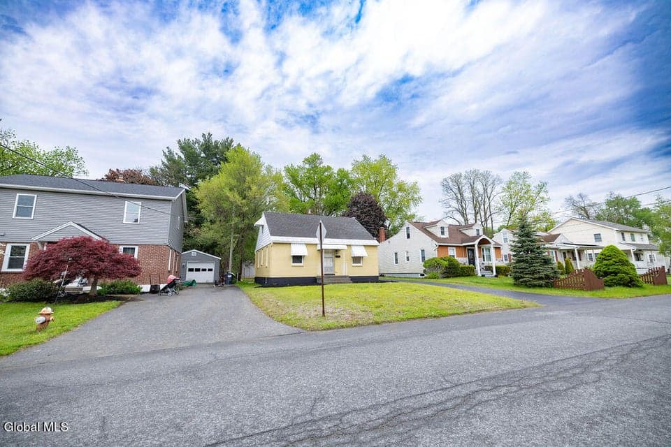 1782 Fiero Avenue, Rotterdam, NY 12303, photo 3