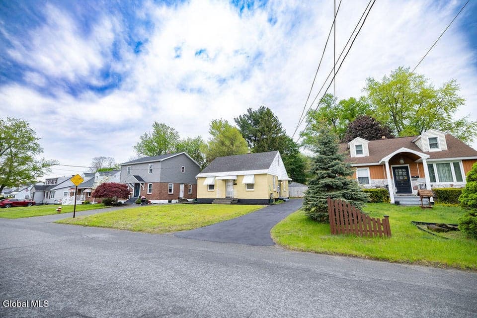 1782 Fiero Avenue, Rotterdam, NY 12303, photo 4