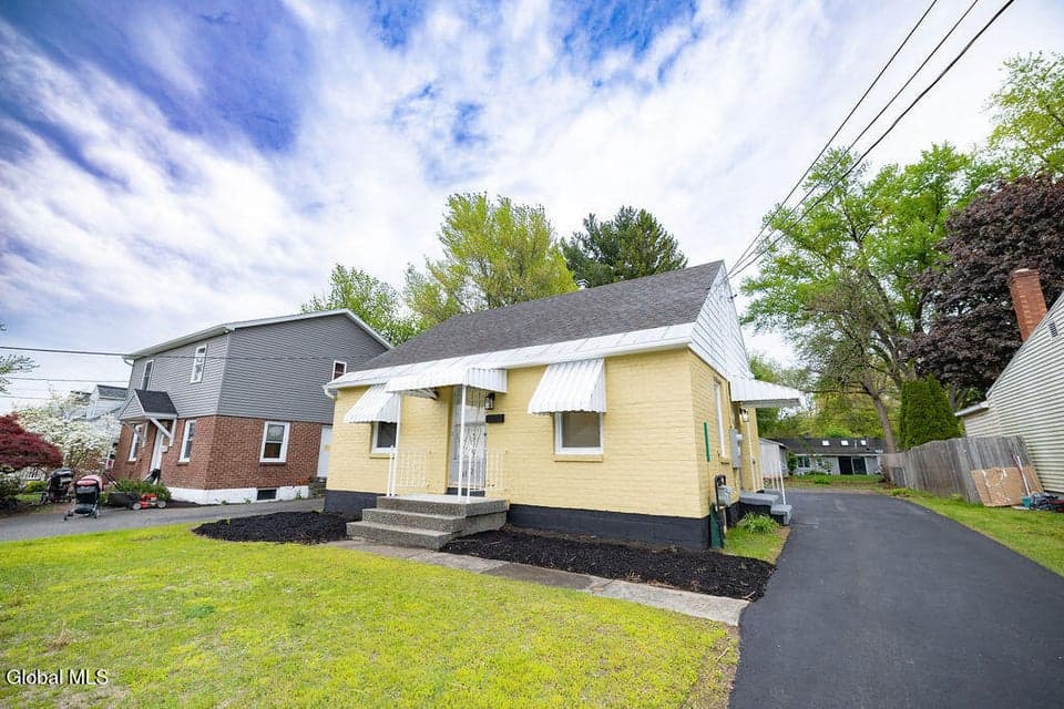 1782 Fiero Avenue, Rotterdam, NY 12303