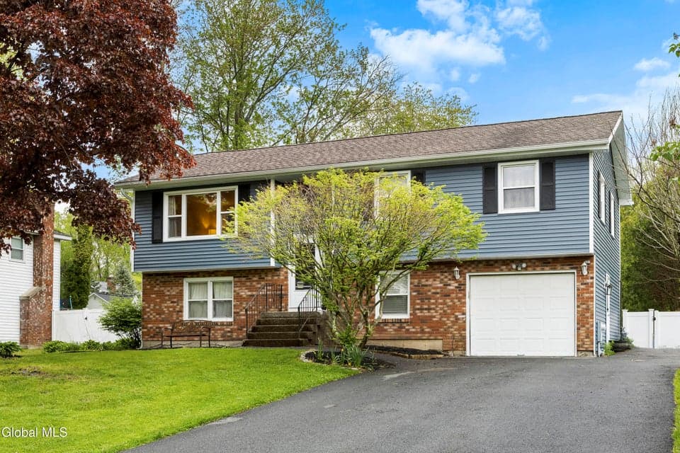 28 Vista Lane, Bethlehem, NY 12158, photo 2
