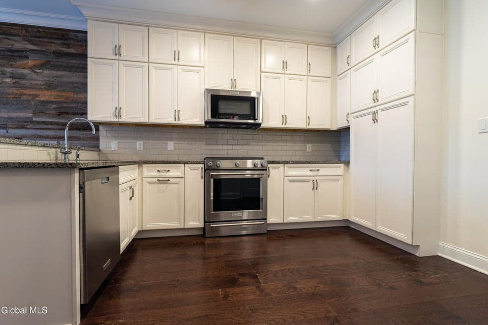 97 East Avenue, APT 201, Saratoga Springs, NY 12866, photo 4