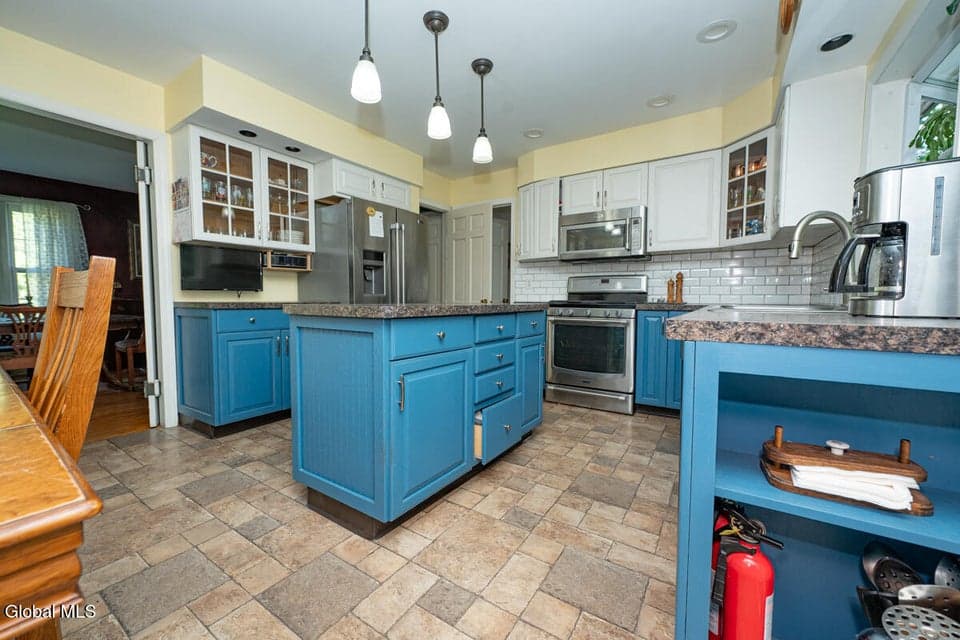 573 Jefferson Court, Guilderland, NY 12084, photo 5
