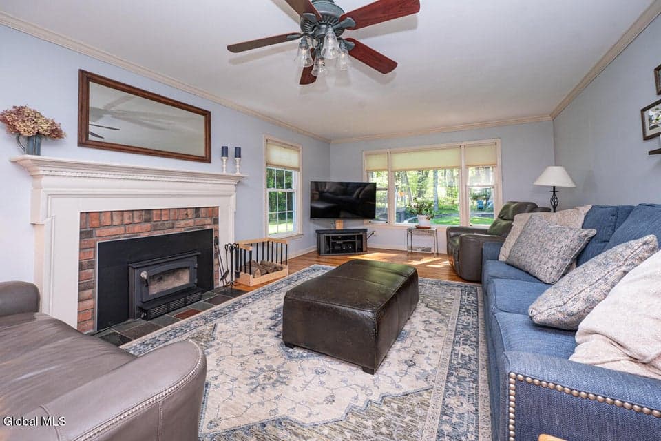 573 Jefferson Court, Guilderland, NY 12084, photo 4