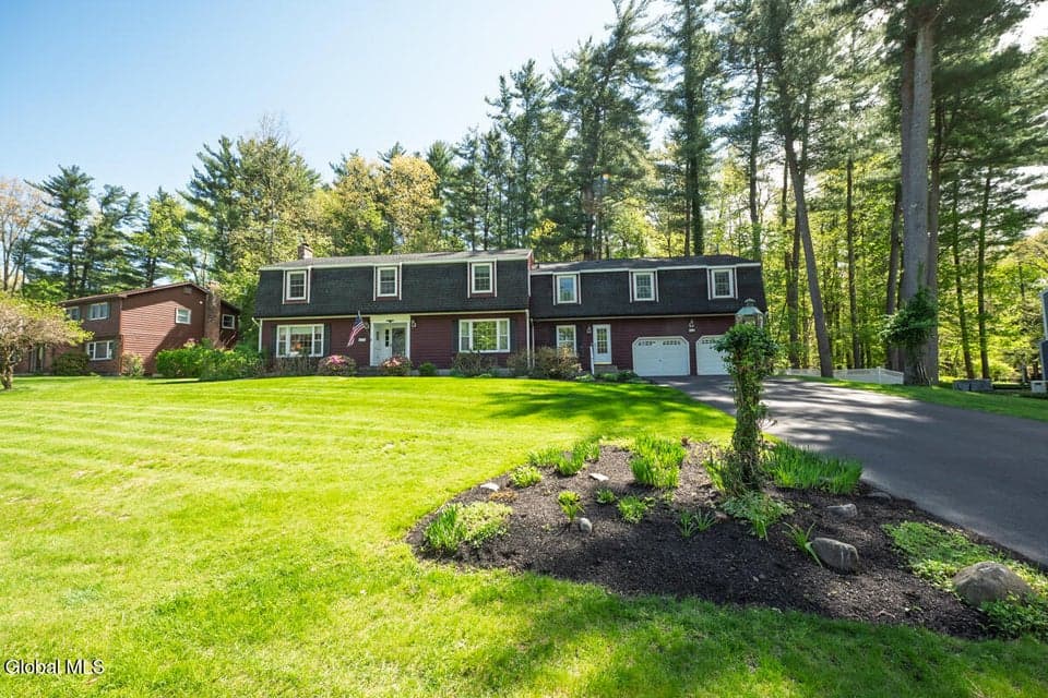 573 Jefferson Court, Guilderland, NY 12084
