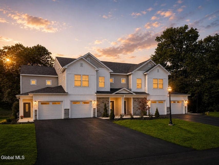 38 Reeds Hollow, Saratoga Springs, NY 12866, photo 3