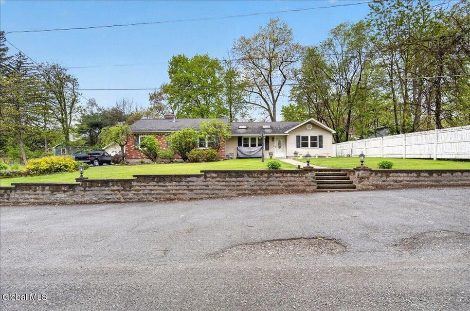 51 S Kellogg Avenue, Schenectady, NY 12304, photo 2