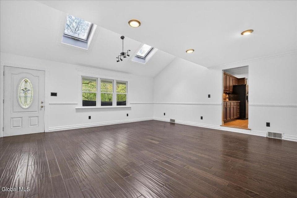 51 S Kellogg Avenue, Schenectady, NY 12304, photo 3