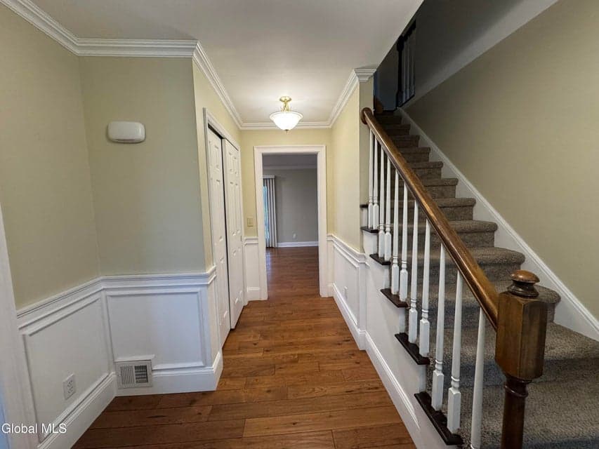 199 Ashdown Road, Clifton Park, NY, photo 3