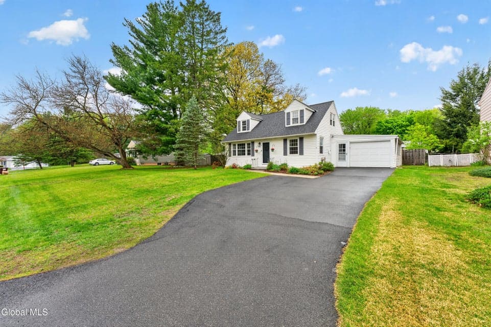 22 Chapman Drive, Guilderland, NY 12203, photo 1