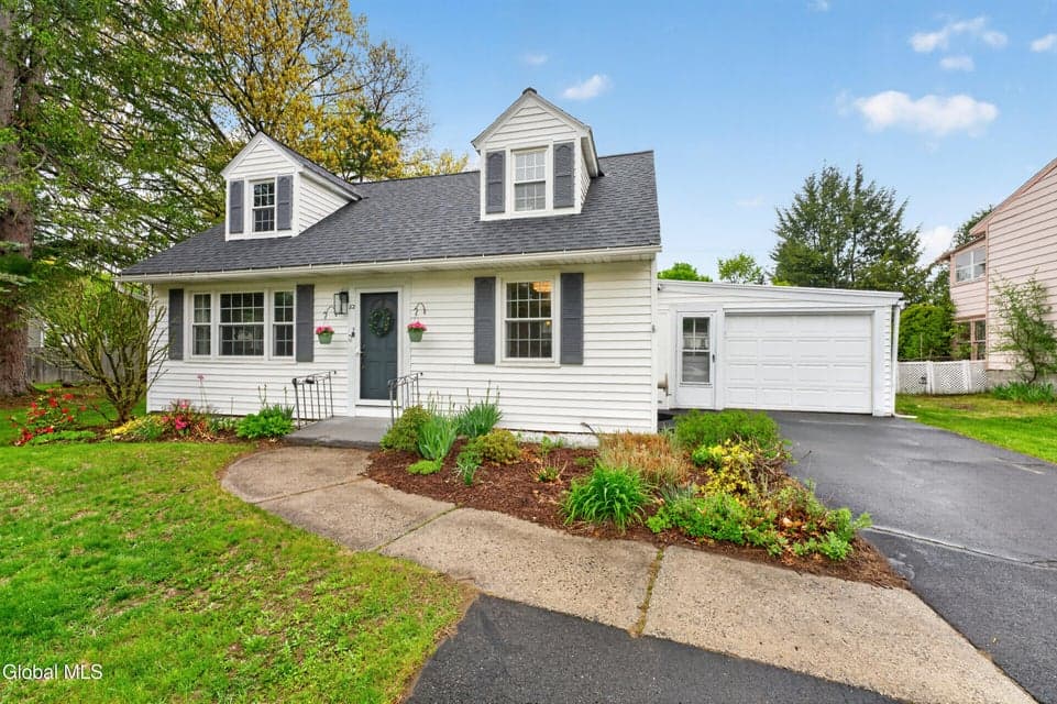 22 Chapman Drive, Guilderland, NY 12203, photo 2
