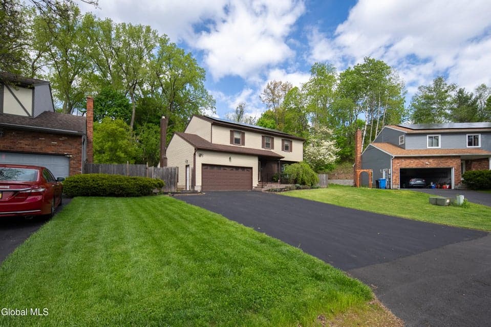 51 Aspen Circle, Albany, NY 12208, photo 3