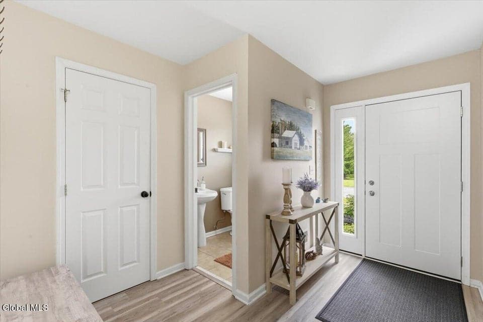 126 Bridgewood Lane, photo 4