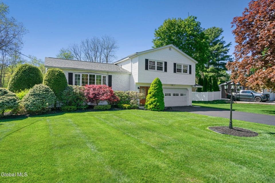 4 Country Fair Lane, photo 1