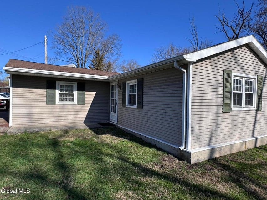 100 N Allen Street, photo 3