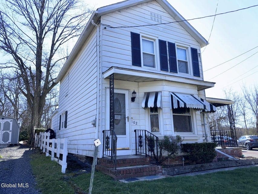 102 N Allen Street, photo 2