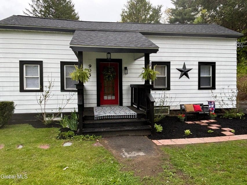 905 Balltown Road, Niskayuna, NY 12309