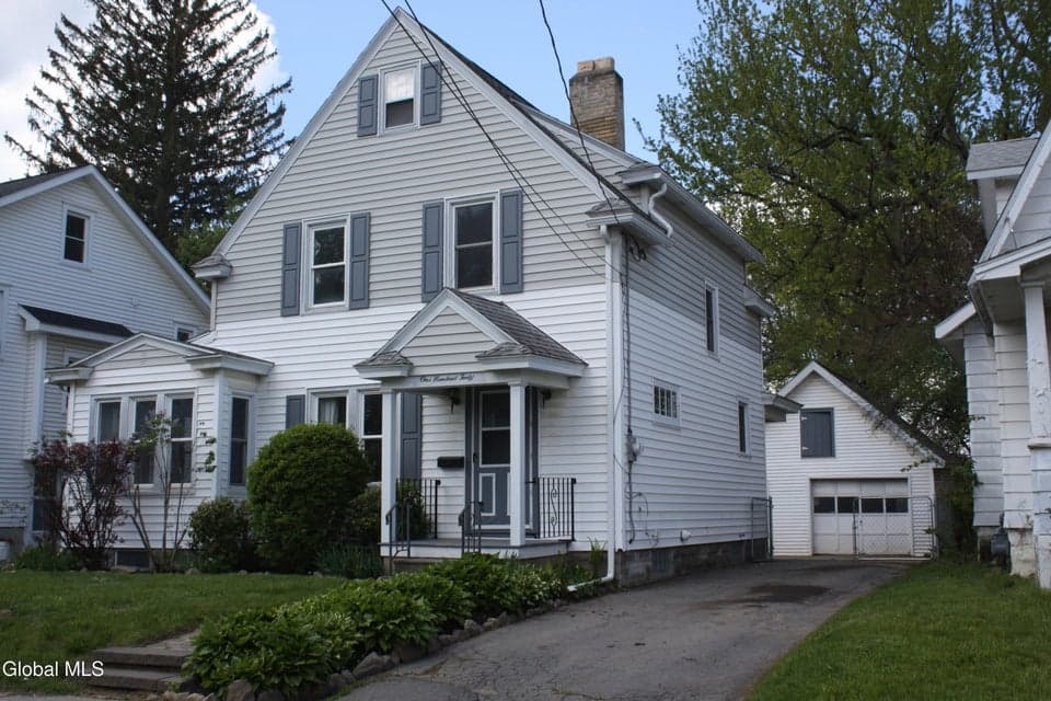 140 6th Street, photo 2
