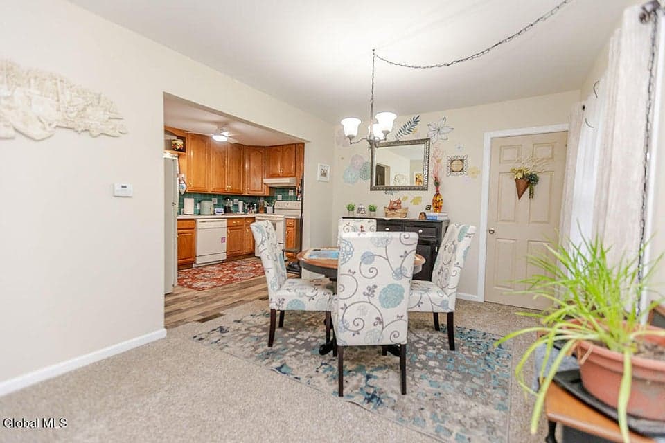 68 Fox Avenue, photo 5