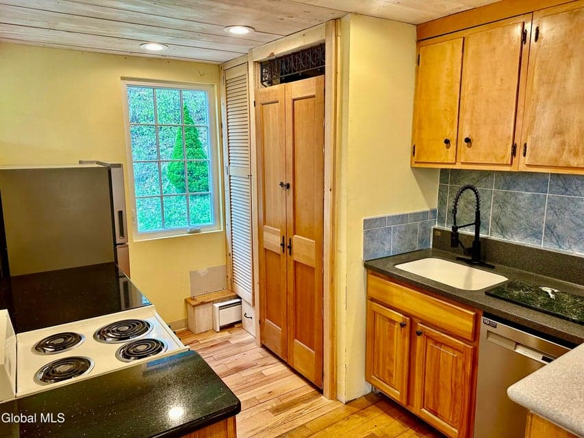 44 Darfler Lane, photo 2