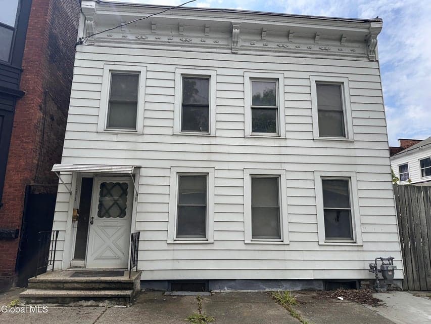 393 3rd Street