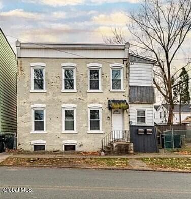 22 Cottage Street, Troy, NY 12180