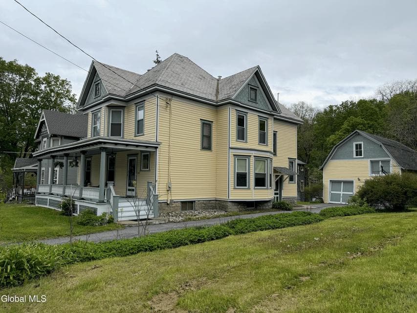 174 Main Street, photo 1