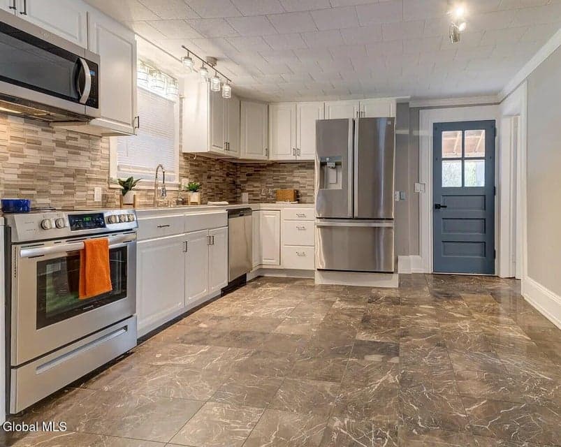 266 Poplar Avenue ********, photo 5