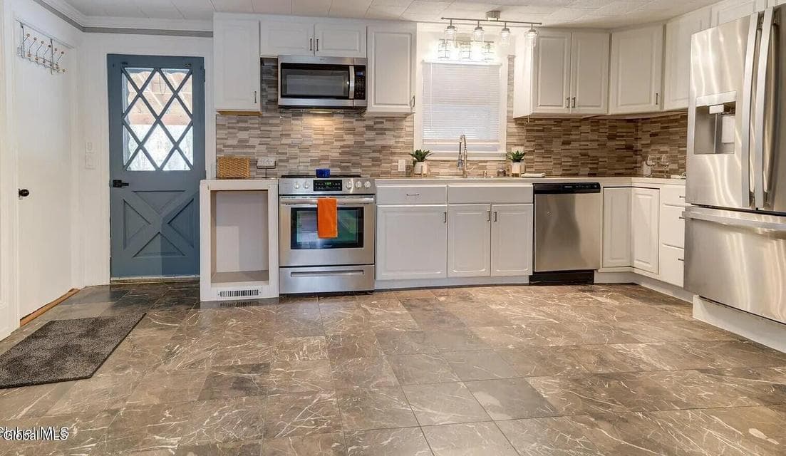 266 Poplar Avenue ********, photo 4