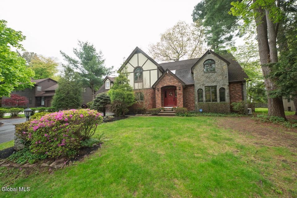 482 Spring Hollow Court, Guilderland, NY, photo 5