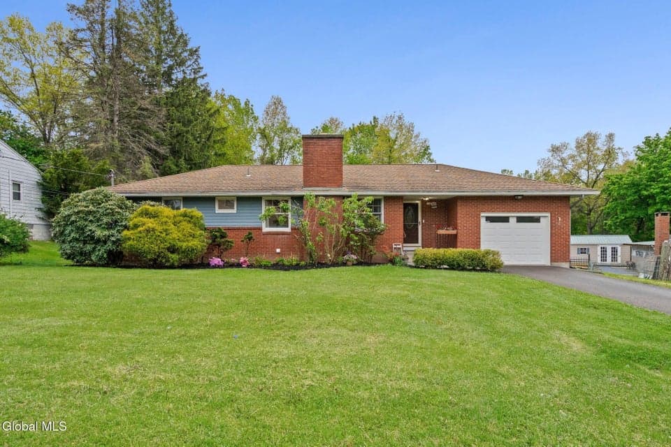 19 Sylvan Lane, photo 1