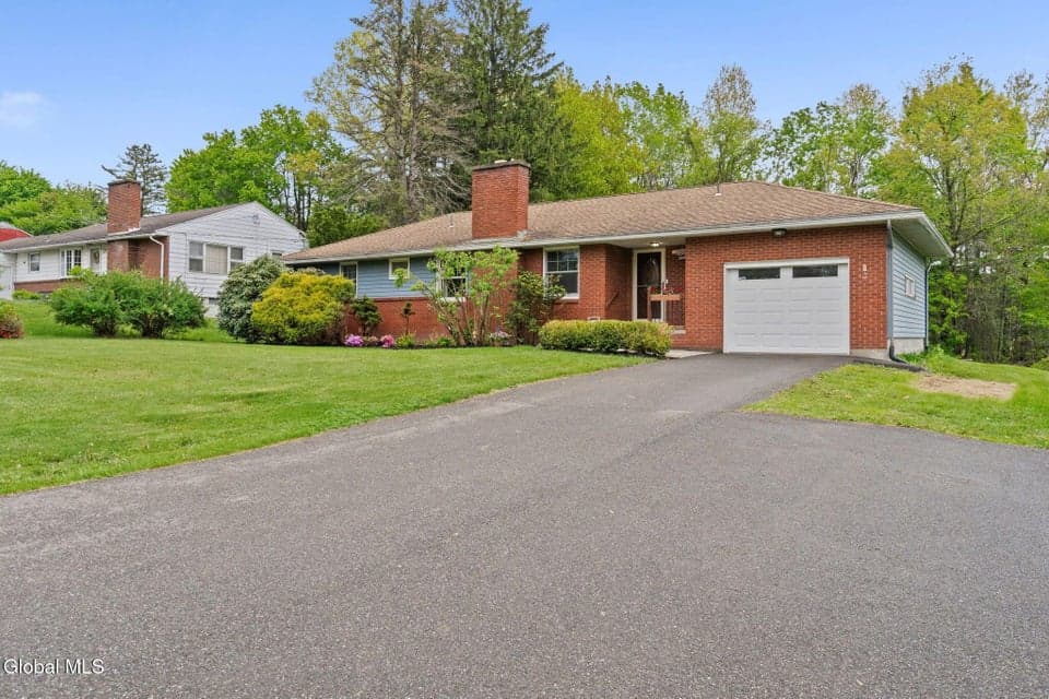 19 Sylvan Lane, photo 2