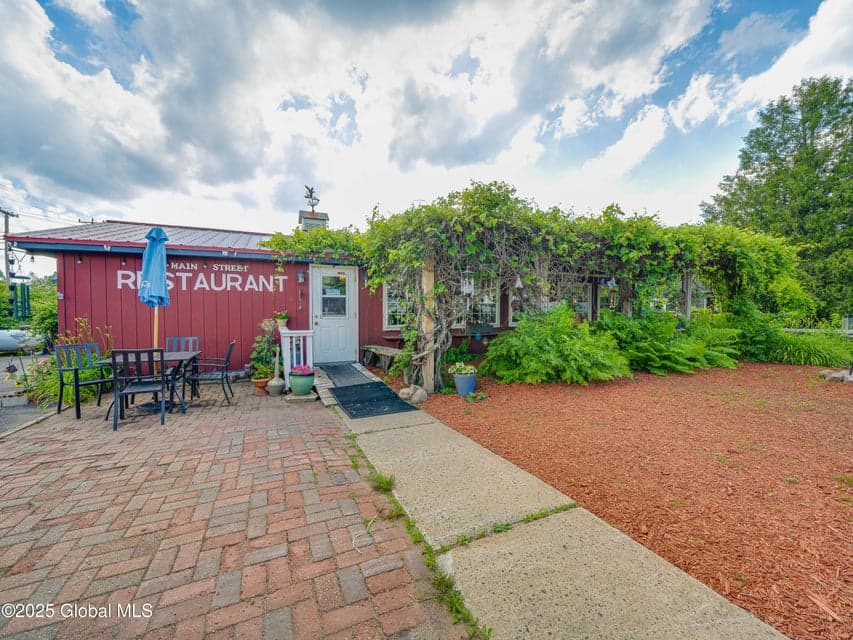 79 Main Street, photo 1
