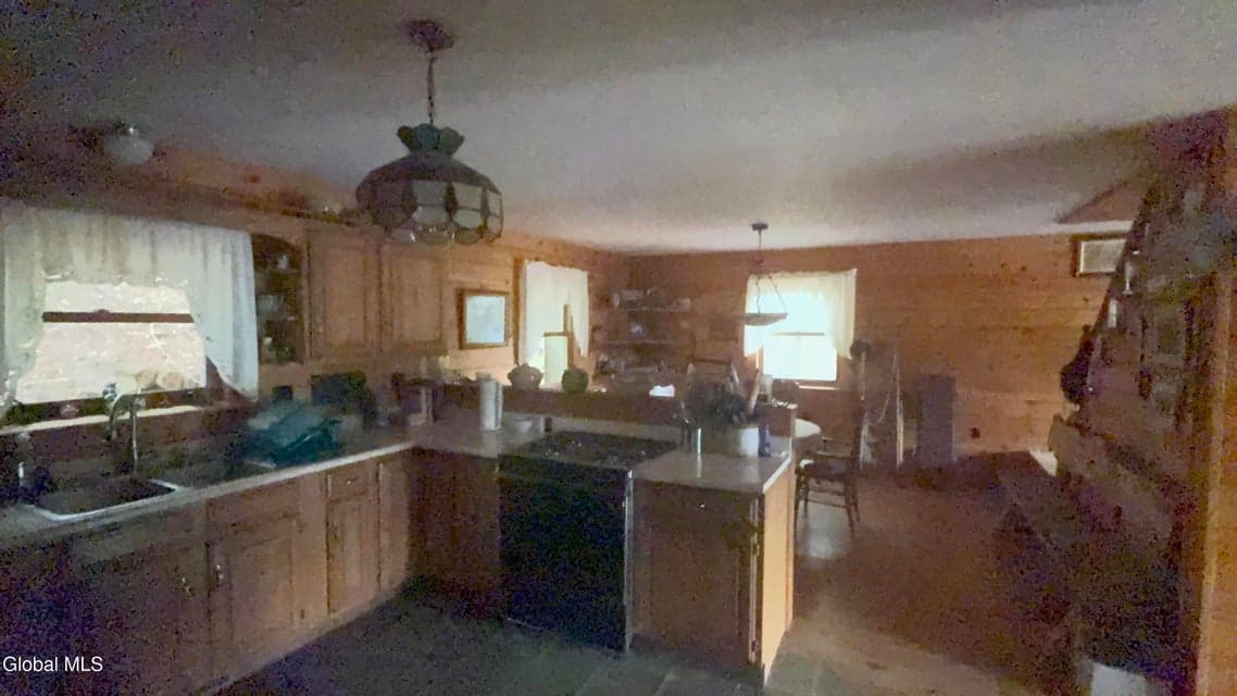 2244 New York 74, photo 2